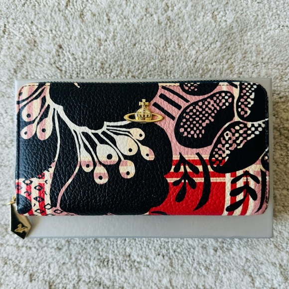 VIVIENNE WESTWOOD โ Zip around Wallet โ Box Included โ Great Condition โ - Picture 3 of 16
